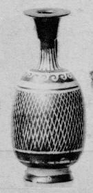 LEKYTHOS, SQUAT (SOUTH ITALIAN, GNATHIAN, BLACK GLAZE)
