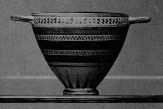 SKYPHOS (PROTOCORINTHIAN, TRANSITIONAL)