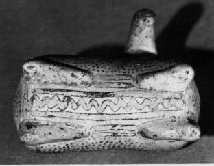 FIGURE VASE (CORINTHIAN)