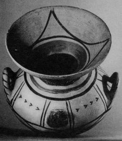KRATER (DAUNIAN, PATTERN)