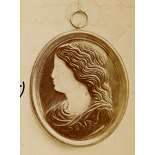 Cameo. Bust of woman