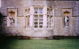 Photo of faun & Venus statues at Rousham