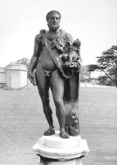 Photo of statue Commodus as Hercules